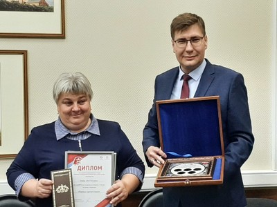 Награждение депутата С.А.Никишиной